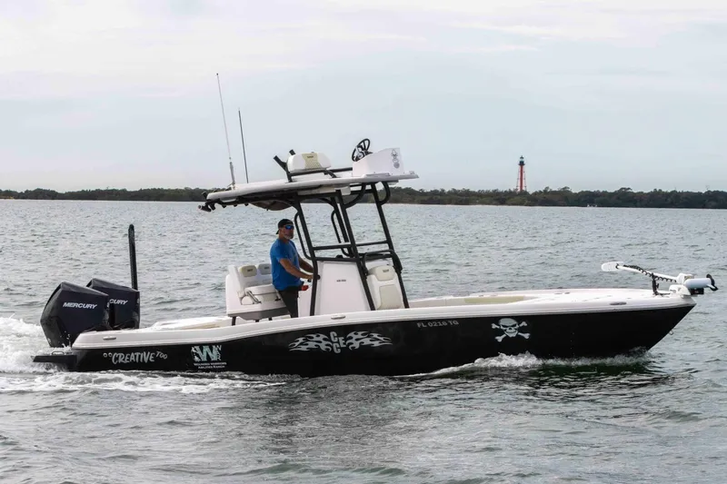 Slide: The Image of Caymas 281HB Center Console 2022 - 5004502