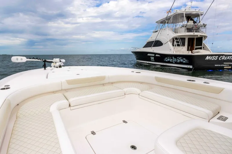 Slide: The Image of Caymas 281HB Center Console 2022 - 5004534