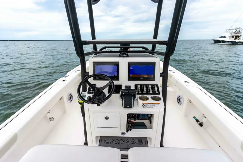 Slide: The Image of Caymas 281HB Center Console 2022 - 5004542