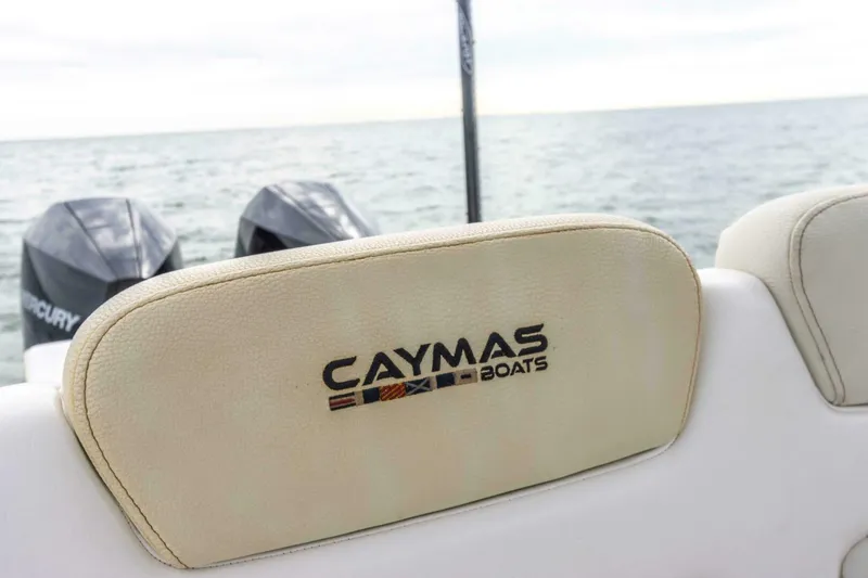 Slide: The Image of Caymas 281HB Center Console 2022 - 5004484