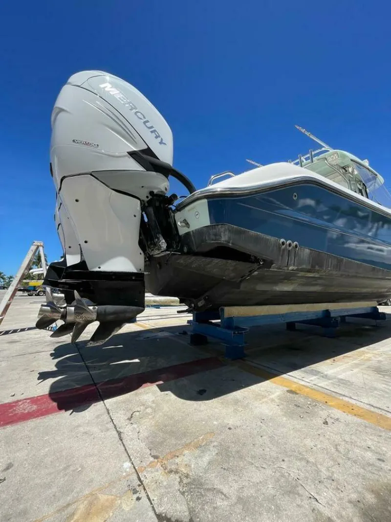 Slide: The Image of Triton 351 CC 2007 - 5005360