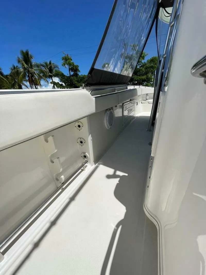 Slide: The Image of Triton 351 CC 2007 - 5005383