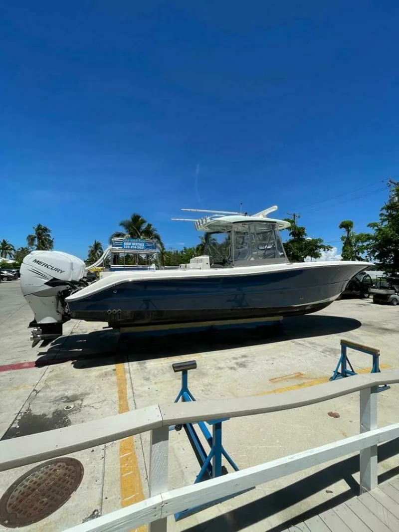 Slide: The Image of Triton 351 CC 2007 - 5005352