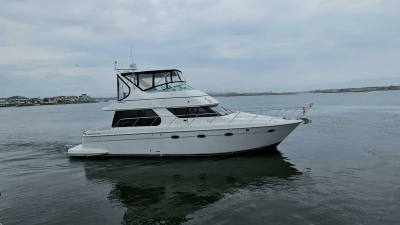 Slide: The Image of Carver 450 Voyager Pilothouse 2000 - 5005399