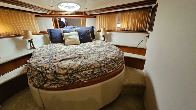 Slide: The Image of Carver 450 Voyager Pilothouse 2000 - 5005412