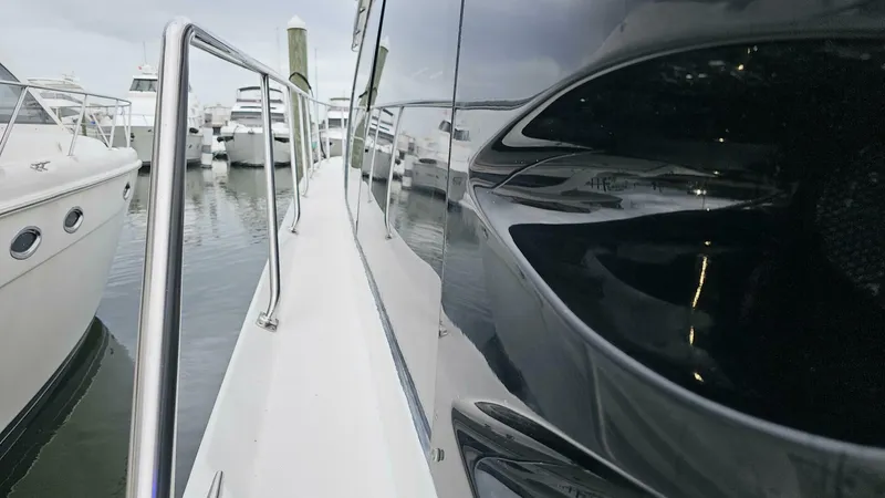 Slide: The Image of Carver 450 Voyager Pilothouse 2000 - 5005425