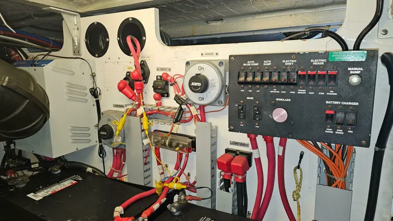 Slide: The Image of Carver 450 Voyager Pilothouse 2000 - 5005447