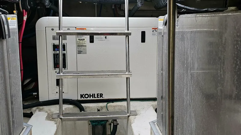 Slide: The Image of Carver 450 Voyager Pilothouse 2000 - 5005449