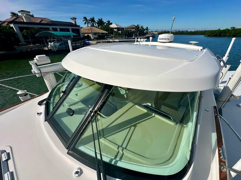 Slide: The Image of Tiara 3100 Coronet 2012 - 5005504