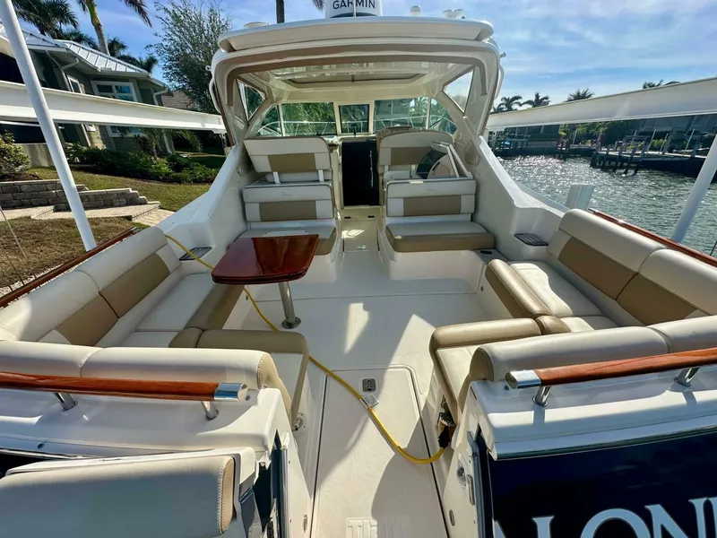 Slide: The Image of Tiara 3100 Coronet 2012 - 5005465