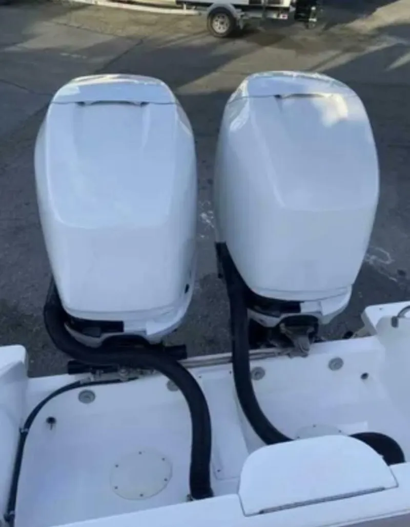 Slide: The Image of Intrepid 300 Center Console 2007 - 5005900