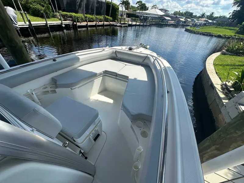 Slide: The Image of Boston Whaler 220 Outrage 2010 - 5006209