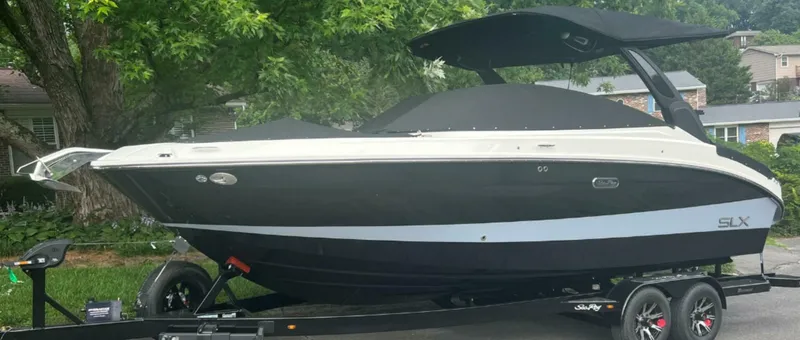 Slide: The Image of Sea Ray SLX 260 Surf 2023 - 5006525
