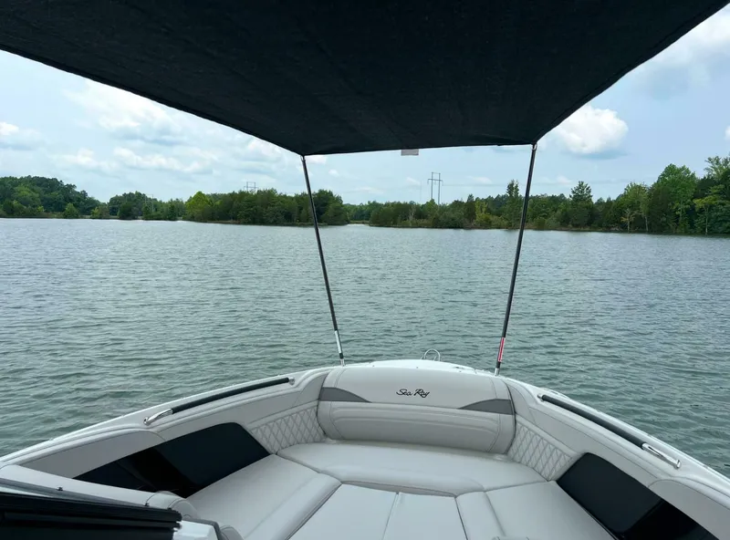 Slide: The Image of Sea Ray SLX 260 Surf 2023 - 5006526