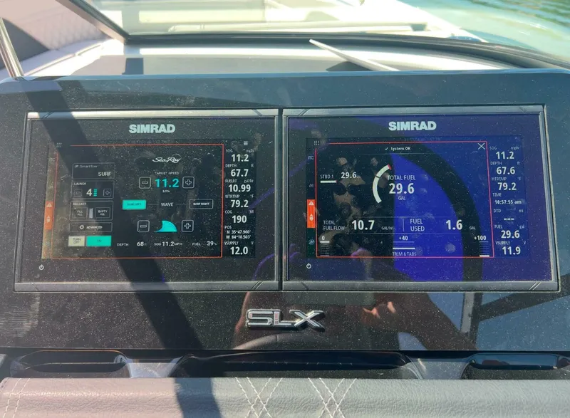 Slide: The Image of Sea Ray SLX 260 Surf 2023 - 5006527