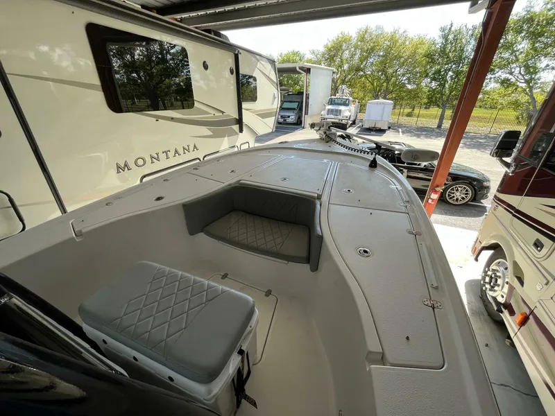 Slide: The Image of Blazer Bay 2700 Hybrid Bay 2022 - 5006577
