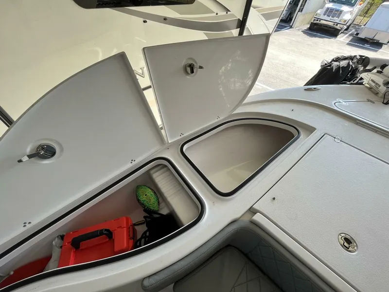 Slide: The Image of Blazer Bay 2700 Hybrid Bay 2022 - 5006578