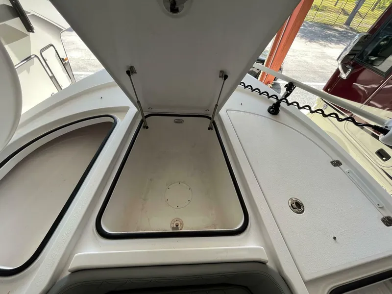 Slide: The Image of Blazer Bay 2700 Hybrid Bay 2022 - 5006579