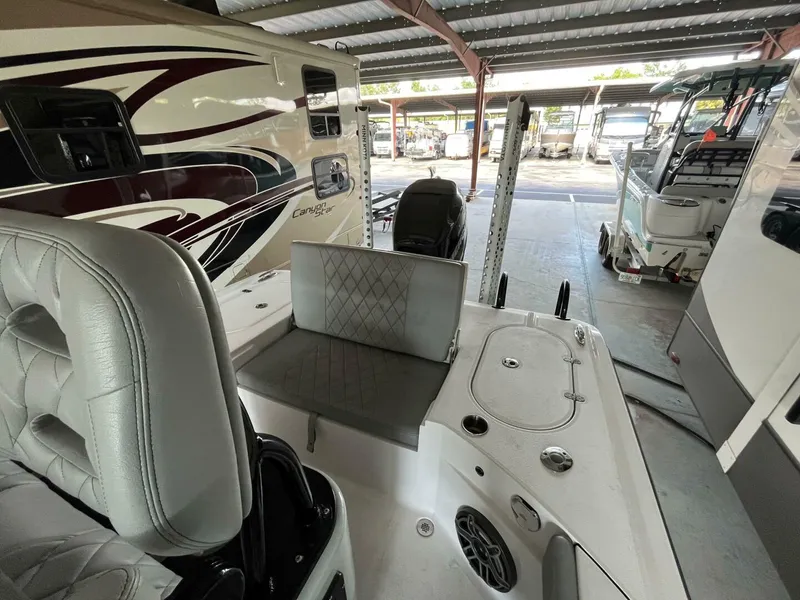 Slide: The Image of Blazer Bay 2700 Hybrid Bay 2022 - 5006565