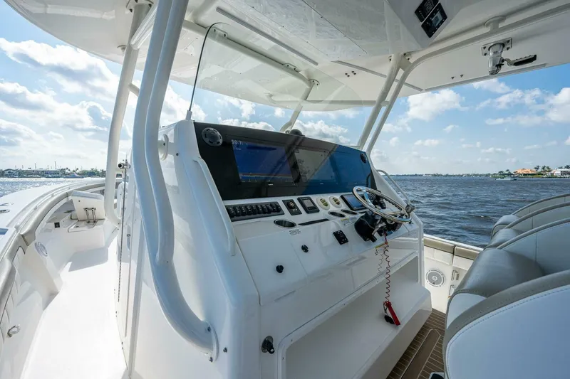 Slide: The Image of Regulator Marine 41 2018 - 5006616