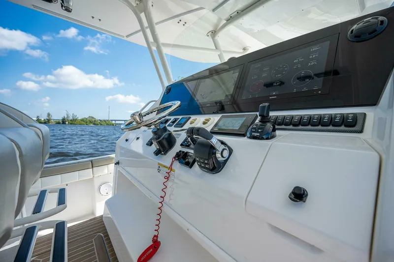 Slide: The Image of Regulator Marine 41 2018 - 5006619