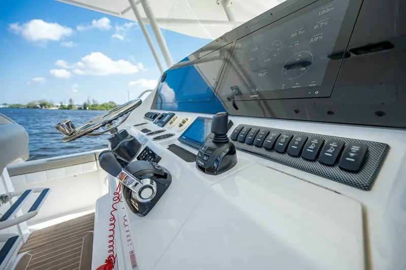 Slide: The Image of Regulator Marine 41 2018 - 5006620