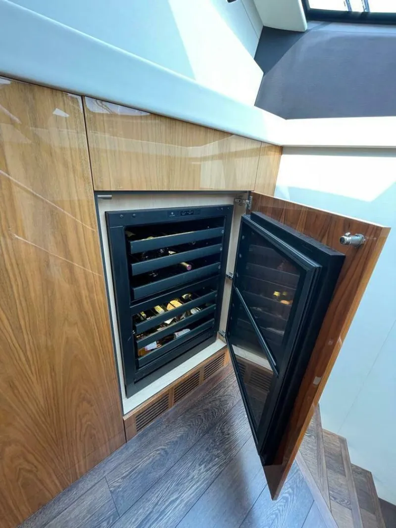 Slide: The Image of Sunseeker Manhattan 65 2016 - 5006668