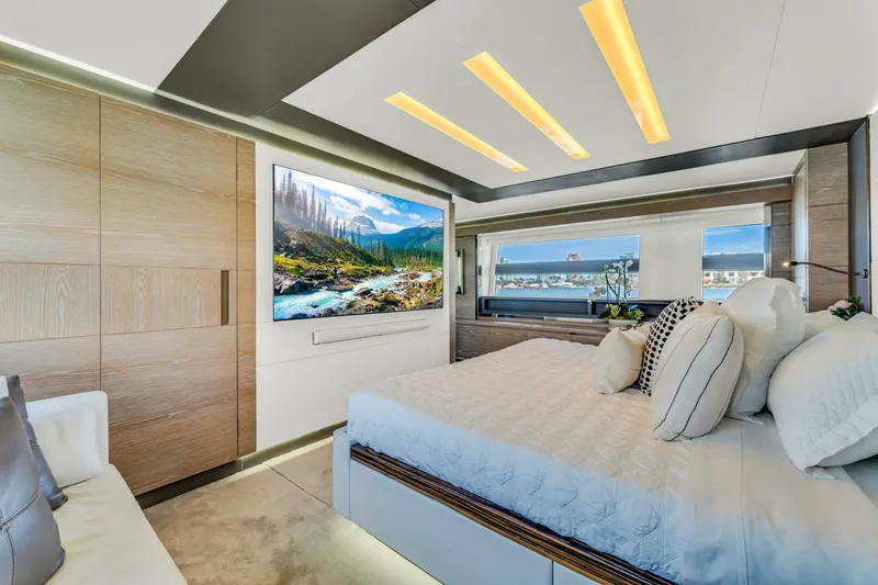 Slide: The Image of Astondoa 80 GLX 2016 - 5006820