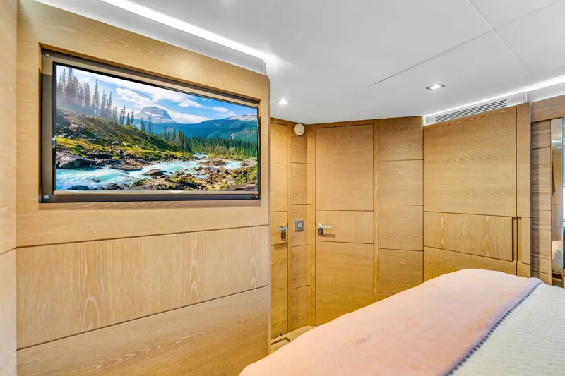 Slide: The Image of Astondoa 80 GLX 2016 - 5006824