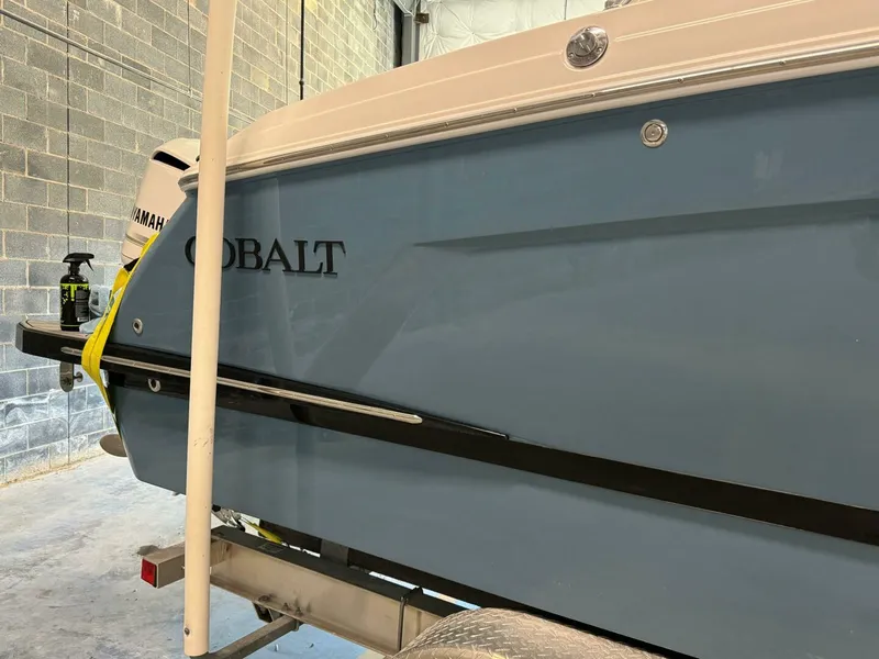 Slide: The Image of Cobalt R6 Outboard 2021 - 5007118