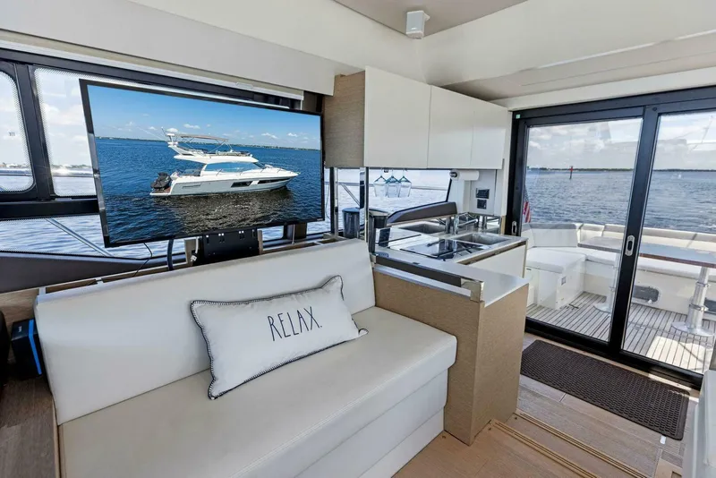 Slide: The Image of Prestige 460 2018 - 5007458