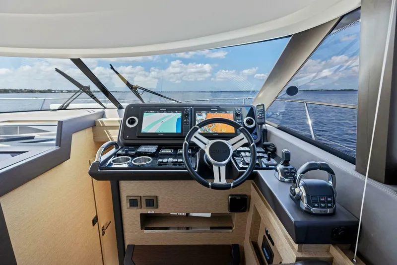 Slide: The Image of Prestige 460 2018 - 5007460