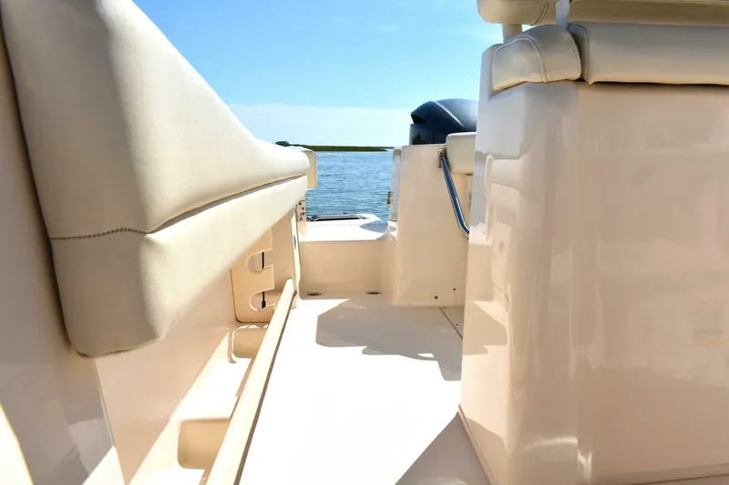 Slide: The Image of Grady-White Fisherman 236 2021 - 5007875