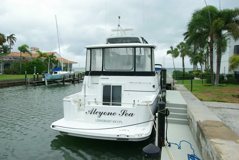 Slide: The Image of Carver 444 Cockpit Motoryacht 2001 - 5007941