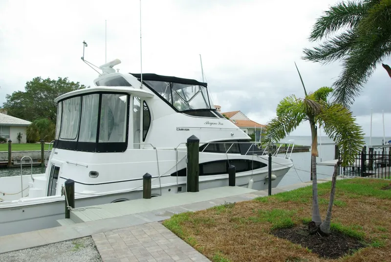 Slide: The Image of Carver 444 Cockpit Motoryacht 2001 - 5007942