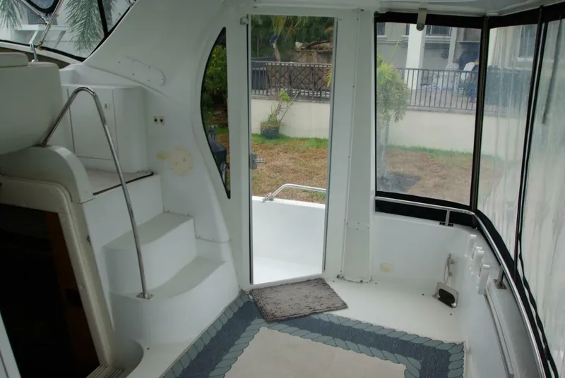 Slide: The Image of Carver 444 Cockpit Motoryacht 2001 - 5008001