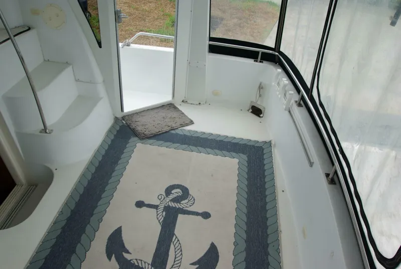 Slide: The Image of Carver 444 Cockpit Motoryacht 2001 - 5008003