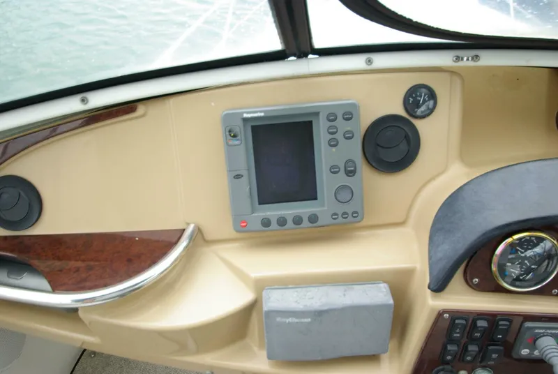 Slide: The Image of Carver 444 Cockpit Motoryacht 2001 - 5008010
