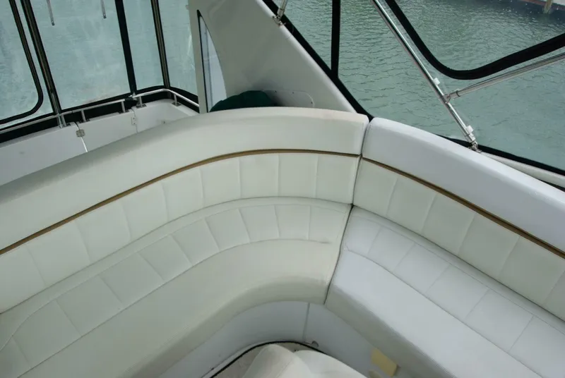 Slide: The Image of Carver 444 Cockpit Motoryacht 2001 - 5008013