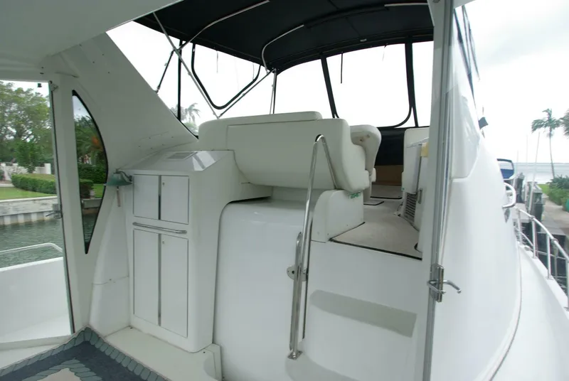 Slide: The Image of Carver 444 Cockpit Motoryacht 2001 - 5008018