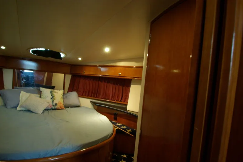 Slide: The Image of Carver 444 Cockpit Motoryacht 2001 - 5008019
