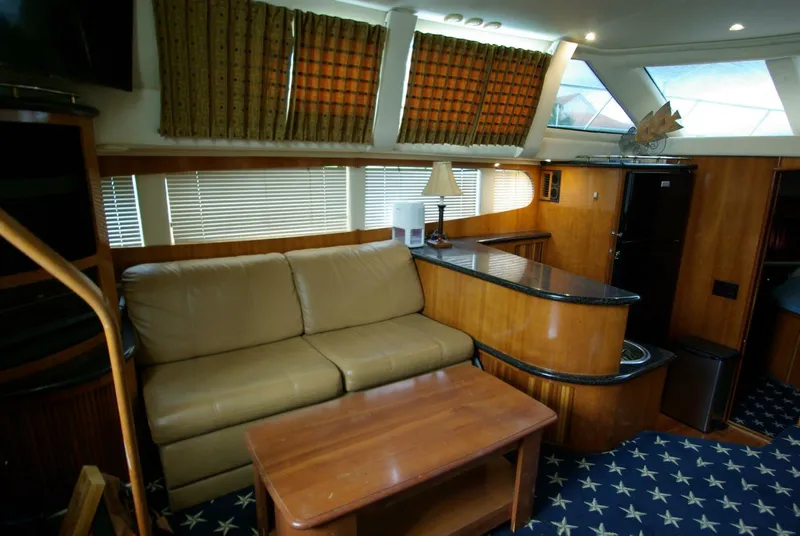 Slide: The Image of Carver 444 Cockpit Motoryacht 2001 - 5007900