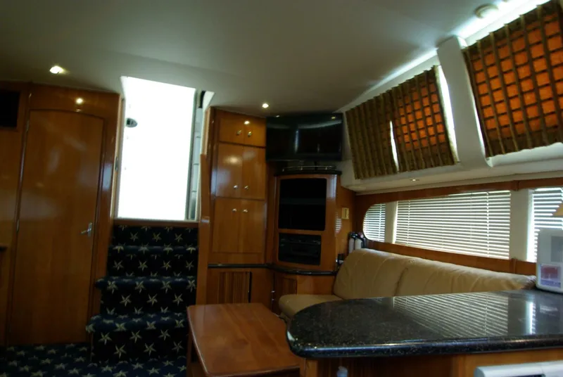 Slide: The Image of Carver 444 Cockpit Motoryacht 2001 - 5007902