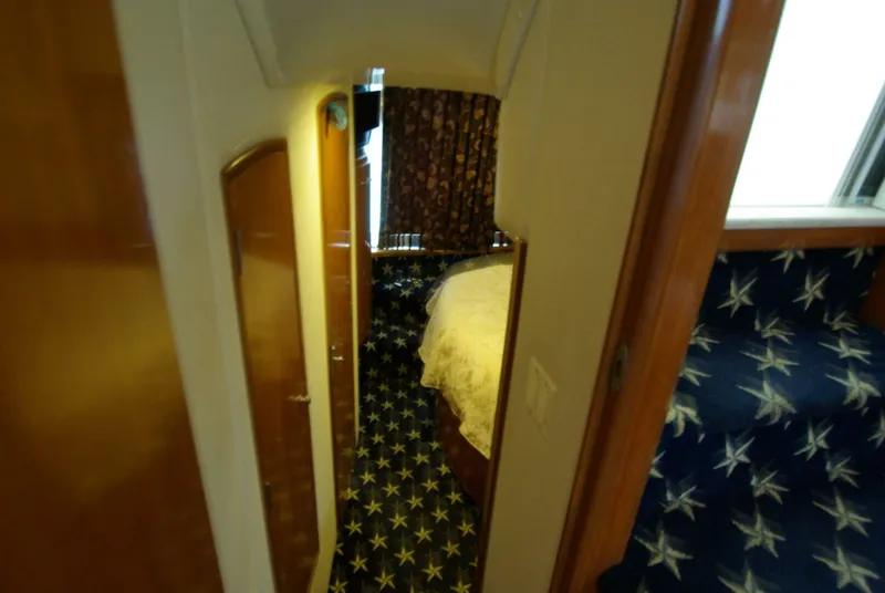 Slide: The Image of Carver 444 Cockpit Motoryacht 2001 - 5007905