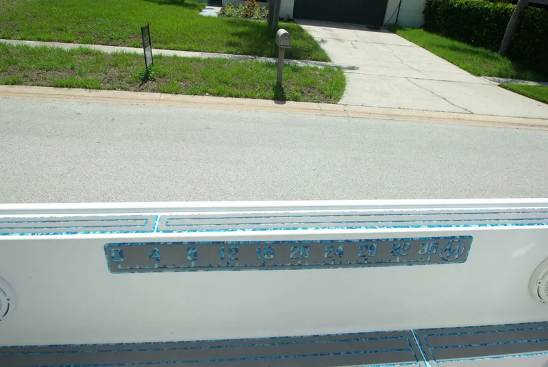 Slide: The Image of Cape Horn Center Console 2010 - 5008049