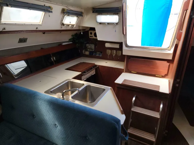 Slide: The Image of Hunter 34 1984 - 5009272