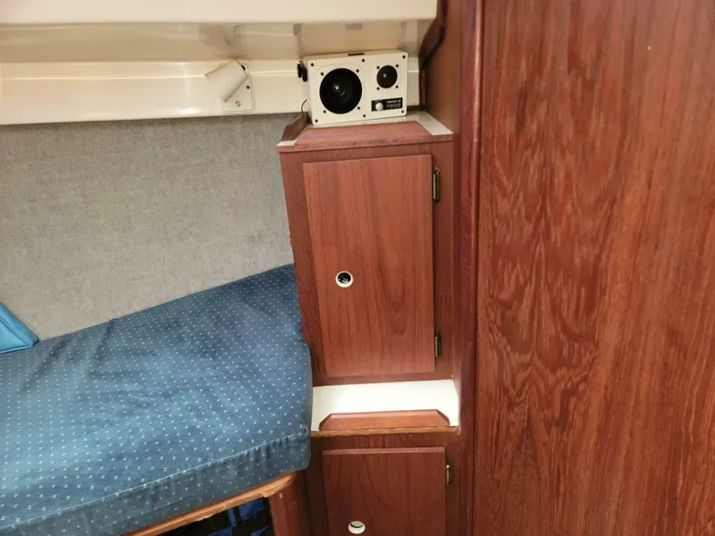 Slide: The Image of Hunter 34 1984 - 5009274