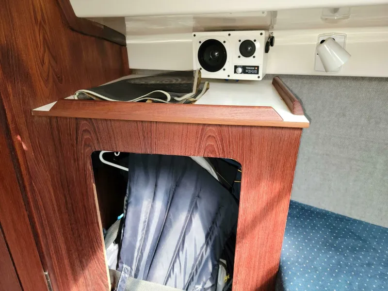 Slide: The Image of Hunter 34 1984 - 5009275