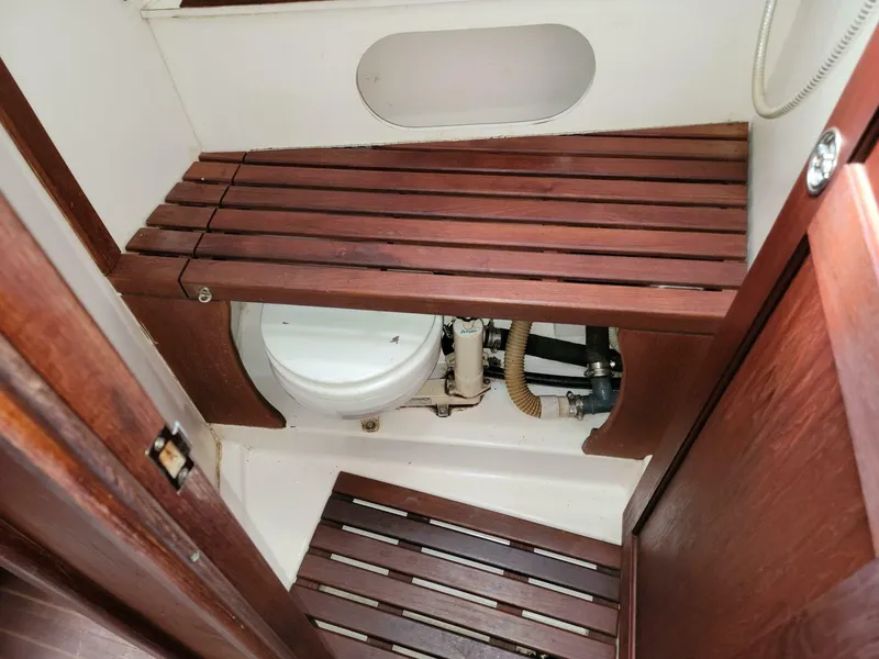 Slide: The Image of Hunter 34 1984 - 5009277