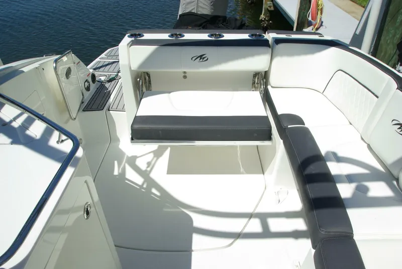 Slide: The Image of Monterey M65 Bow Rider 2019 - 5012300